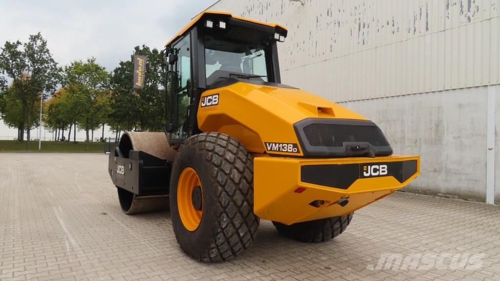 JCB VM138D Ťahačové valce