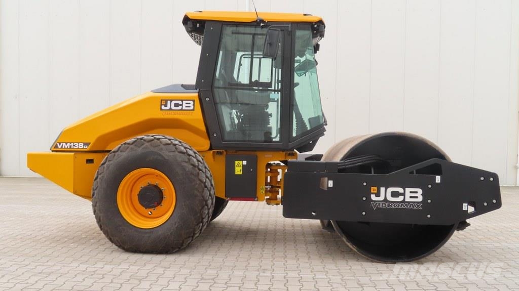 JCB VM138D Ťahačové valce