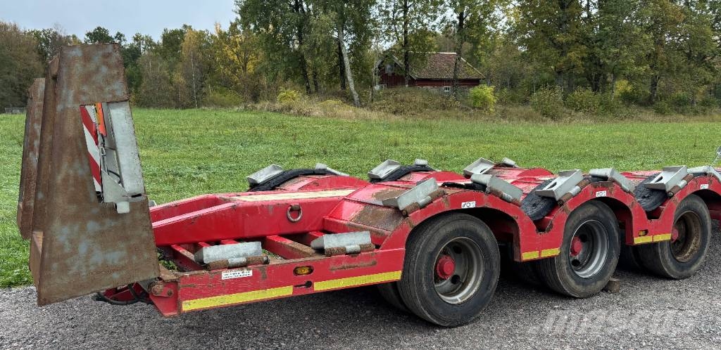 Chieftain 3-axl Skogsmaskintrailer 30 ton beg Maskintransporter