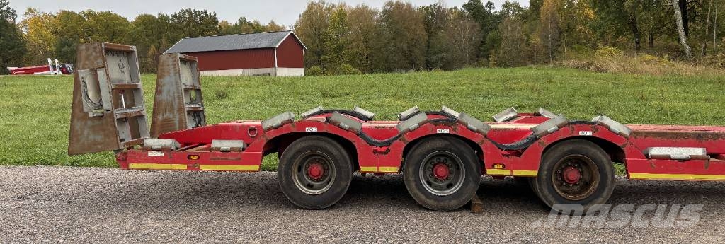 Chieftain 3-axl Skogsmaskintrailer 30 ton beg Maskintransporter