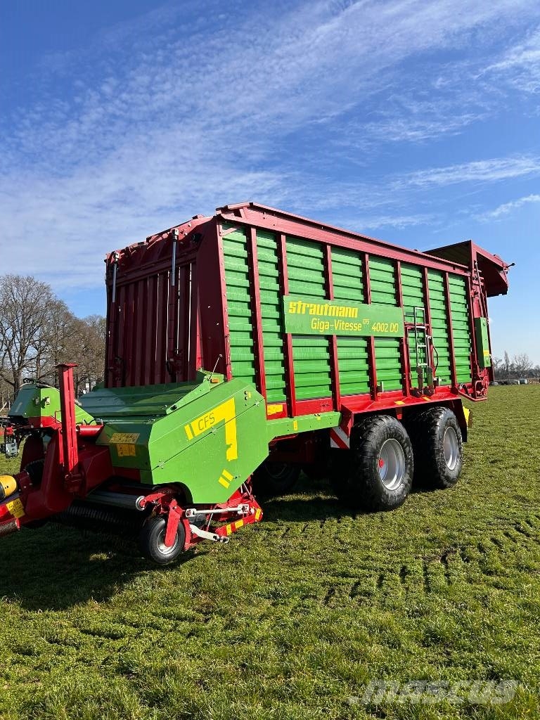 Strautmann cfs 4002 DO Opraapwagens