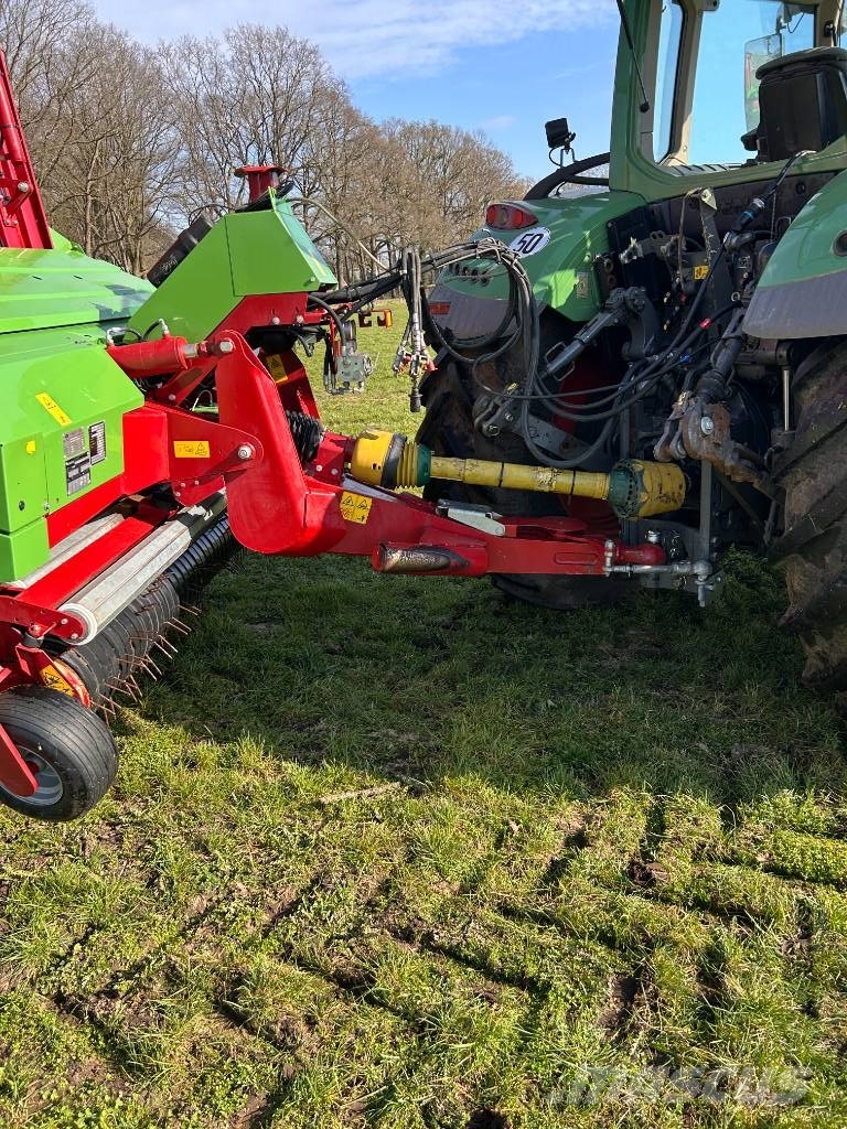 Strautmann cfs 4002 DO Opraapwagens