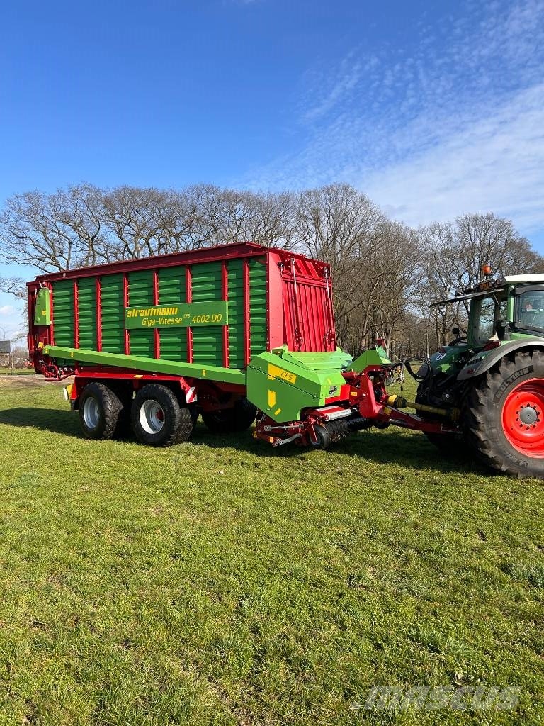 Strautmann cfs 4002 DO Opraapwagens