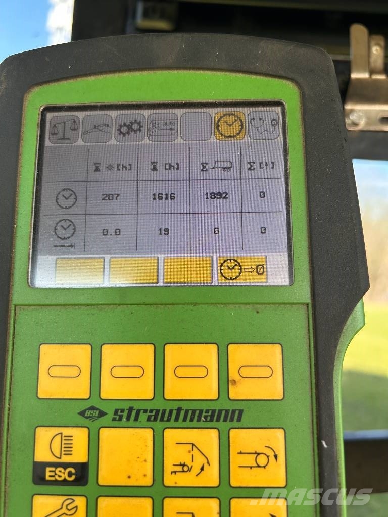 Strautmann cfs 4002 DO Opraapwagens