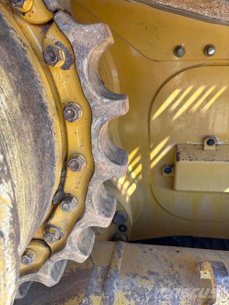 CAT D 6 XE (Trimble earthworks - 1871 idle hrs) 履帶推土機