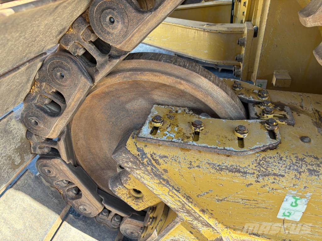 CAT D 6 XE (Trimble earthworks - 1871 idle hrs) 履帶推土機