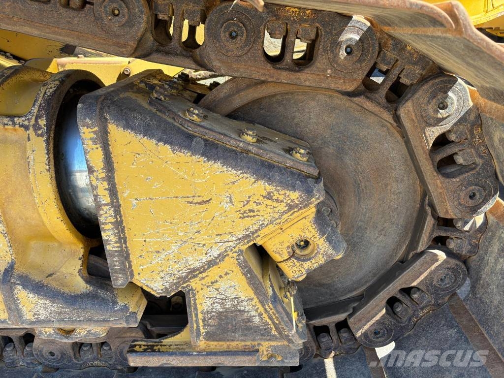 CAT D 6 XE (Trimble earthworks - 1871 idle hrs) 履帶推土機