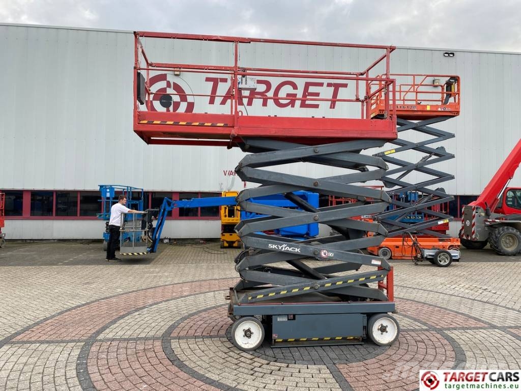 SkyJack SJIII-4632 Electric Scissor Work Lift 1170cm Käärtõstukid