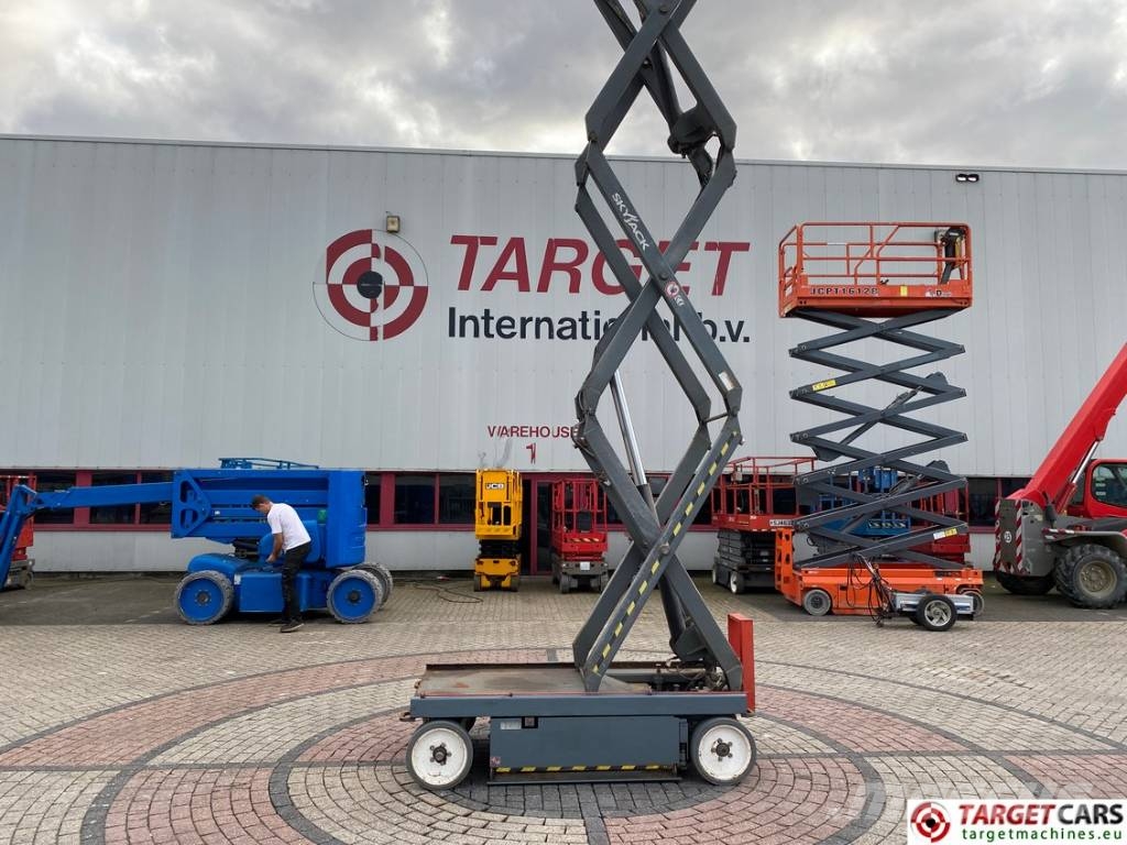 SkyJack SJIII-4632 Electric Scissor Work Lift 1170cm Käärtõstukid