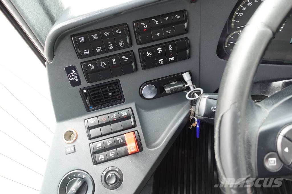 Mercedes-Benz Travego O 580-16 RHDM Edition *Tourismo*516*Euro6* 長途公共汽車