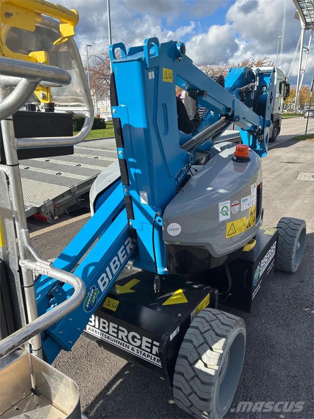 Genie Z33/18 Articulated boom lifts