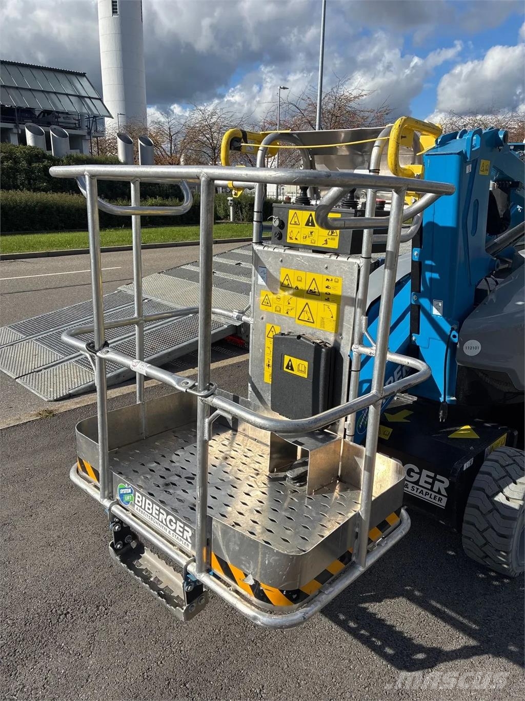 Genie Z33/18 Articulated boom lifts
