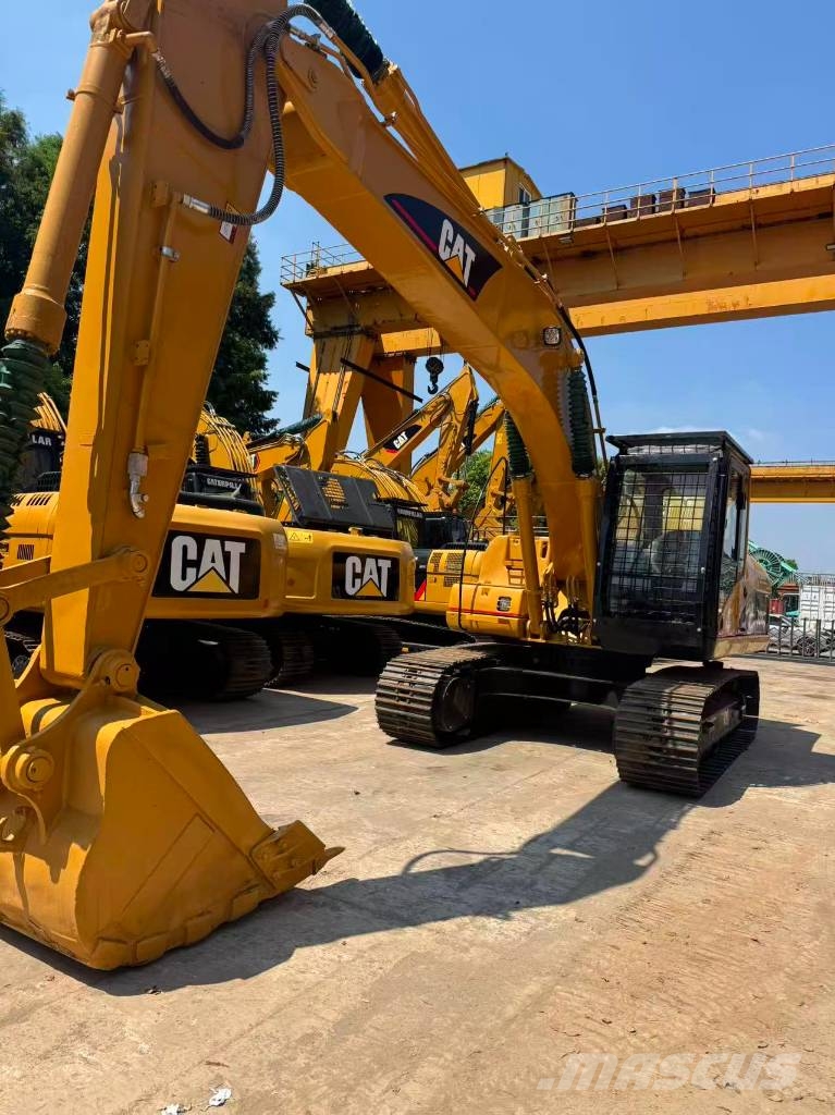 CAT 320c Kāpurķēžu ekskavatori