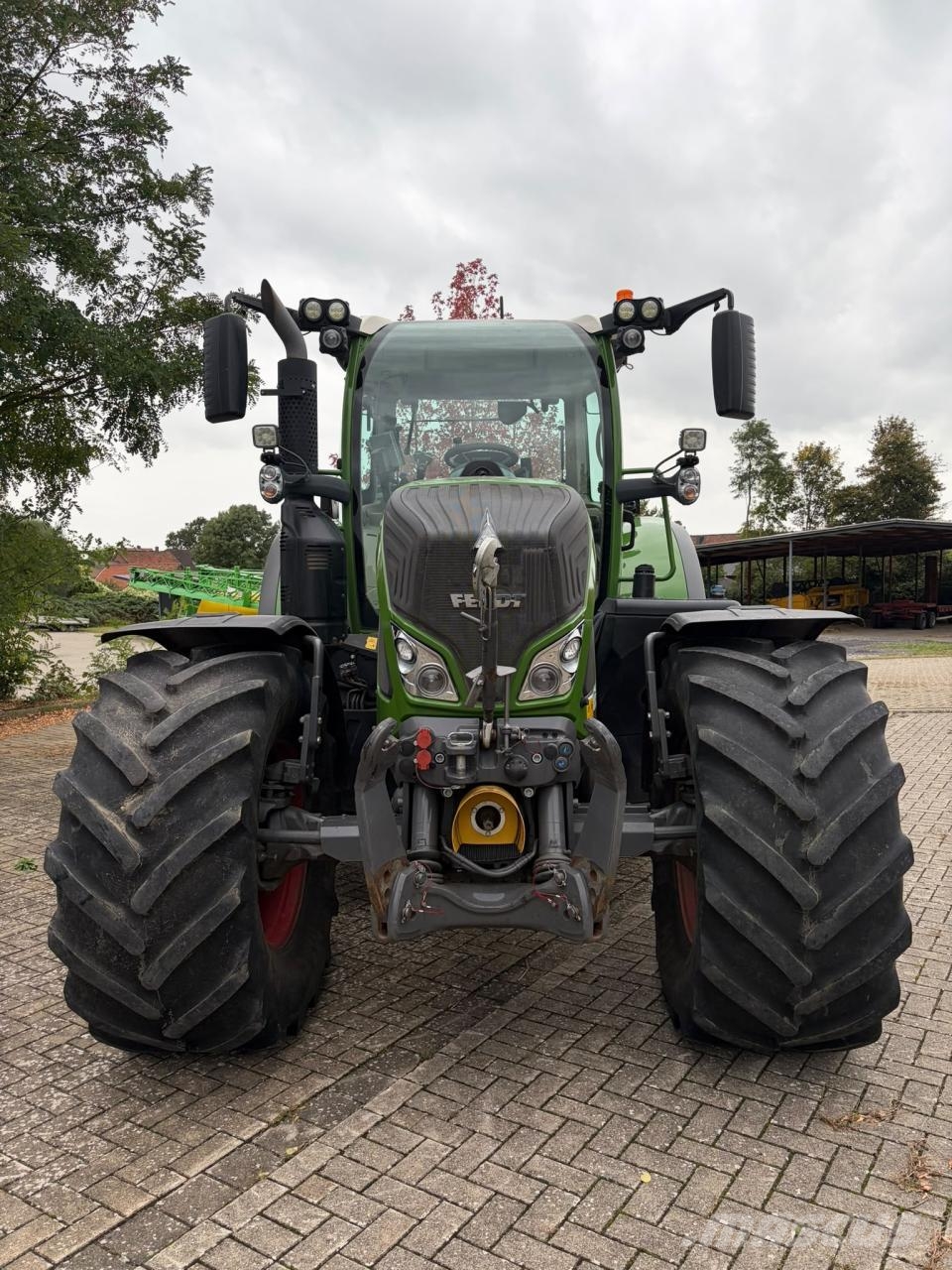 Fendt 724 Vario الجرارات