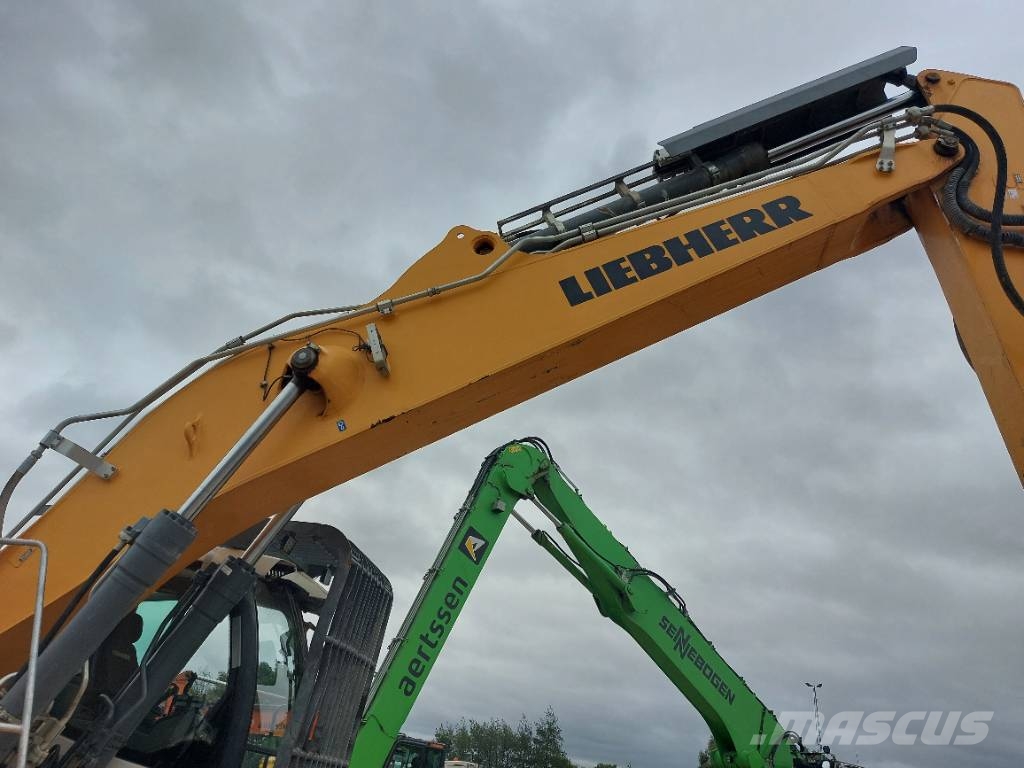 Liebherr R936LC Rupsgraafmachines