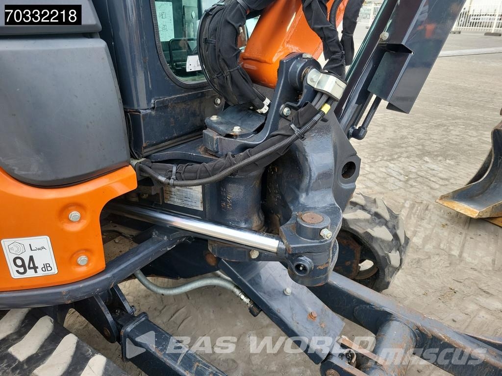 Hitachi ZX33 U-6 CLR A/C - 3 Buckets Minigraafmachines < 7t