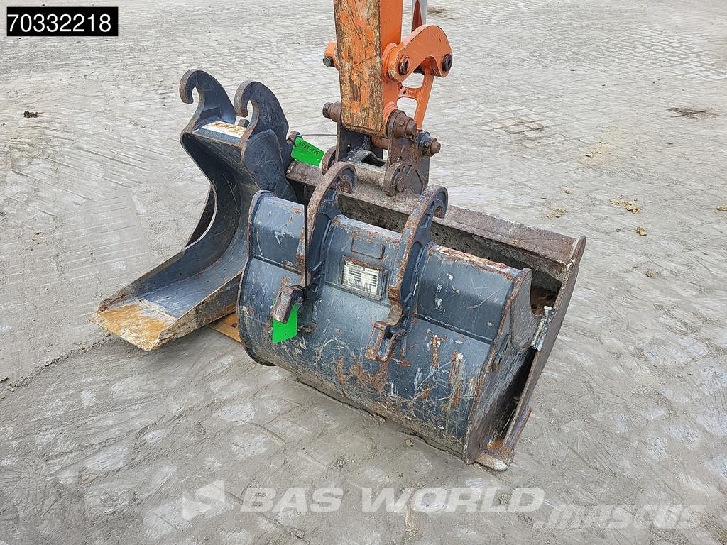 Hitachi ZX33 U-6 CLR A/C - 3 Buckets Minigraafmachines < 7t