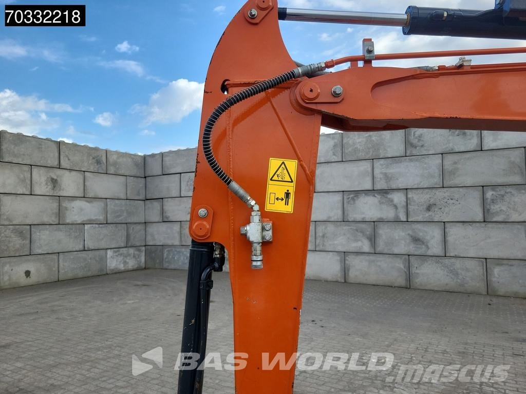 Hitachi ZX33 U-6 CLR A/C - 3 Buckets Minigraafmachines < 7t