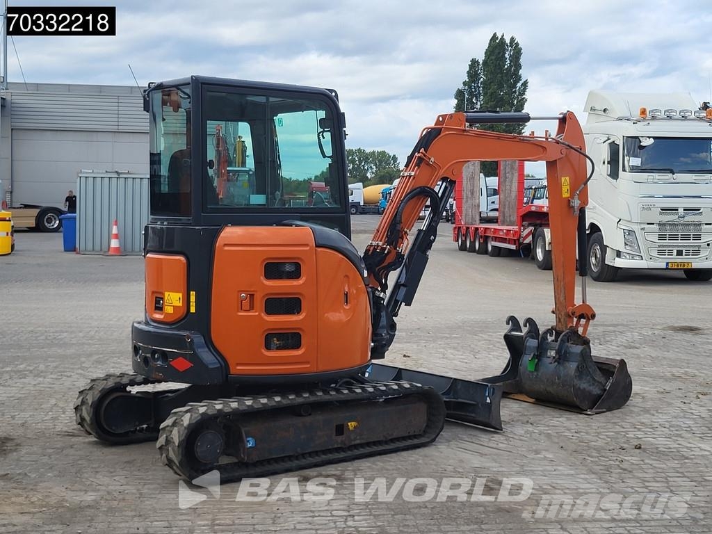 Hitachi ZX33 U-6 CLR A/C - 3 Buckets Minigraafmachines < 7t