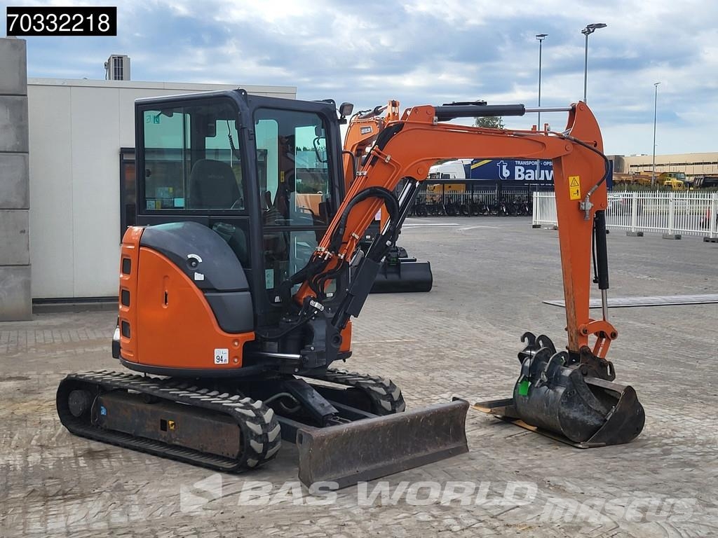 Hitachi ZX33 U-6 CLR A/C - 3 Buckets Minigraafmachines < 7t