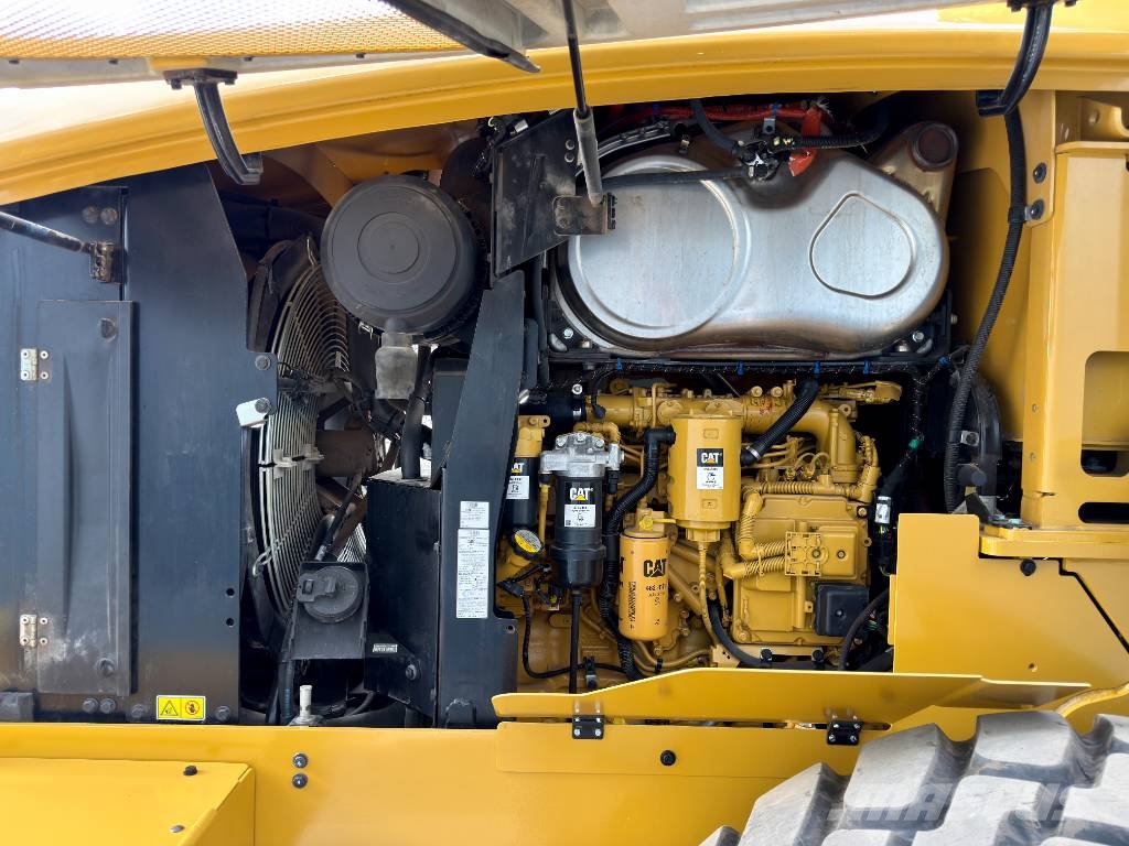 CAT 926M - 990 HOURS - FORKS - 3rd VALVE Kolesové nakladače