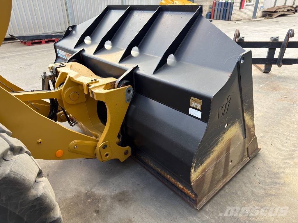 CAT 926M - 990 HOURS - FORKS - 3rd VALVE Kolesové nakladače