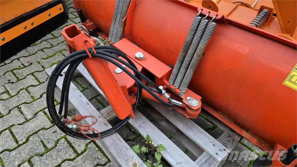 Kubota 1800mm Kuppeldreieck Lame pentru dezapezire si pluguri