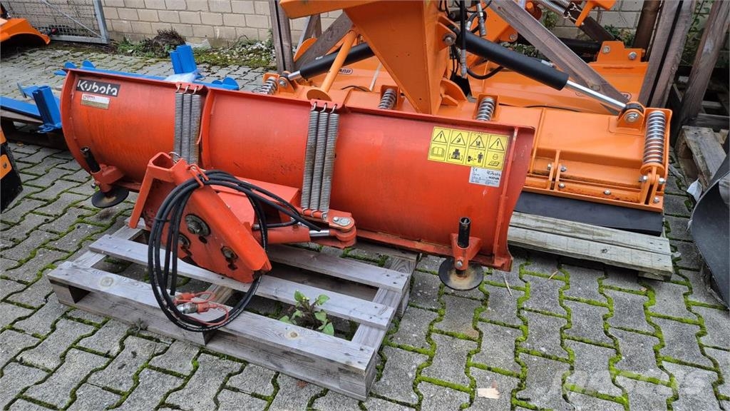 Kubota 1800mm Kuppeldreieck Lame pentru dezapezire si pluguri