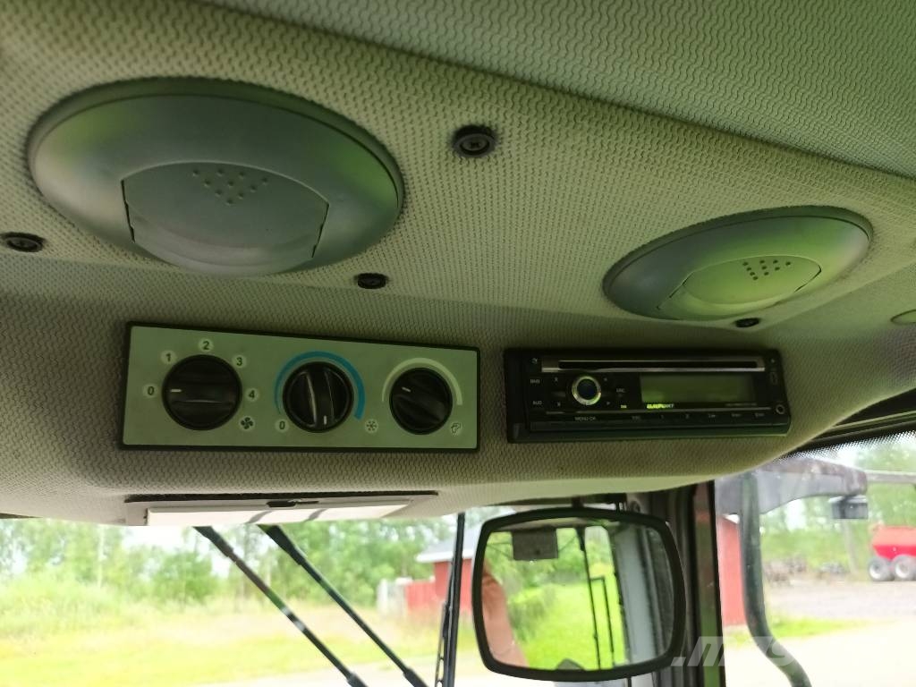 Valtra A 92 الجرارات