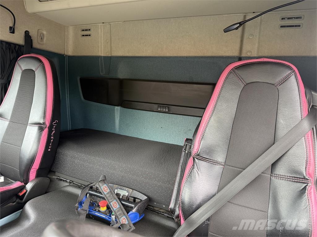 Volvo FM500 6X2 起重车