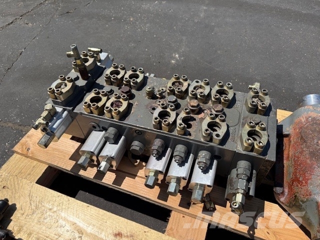 Liebherr A 316 INDUSTRIAL HYDRAULIC BLOCK Hüdraulika