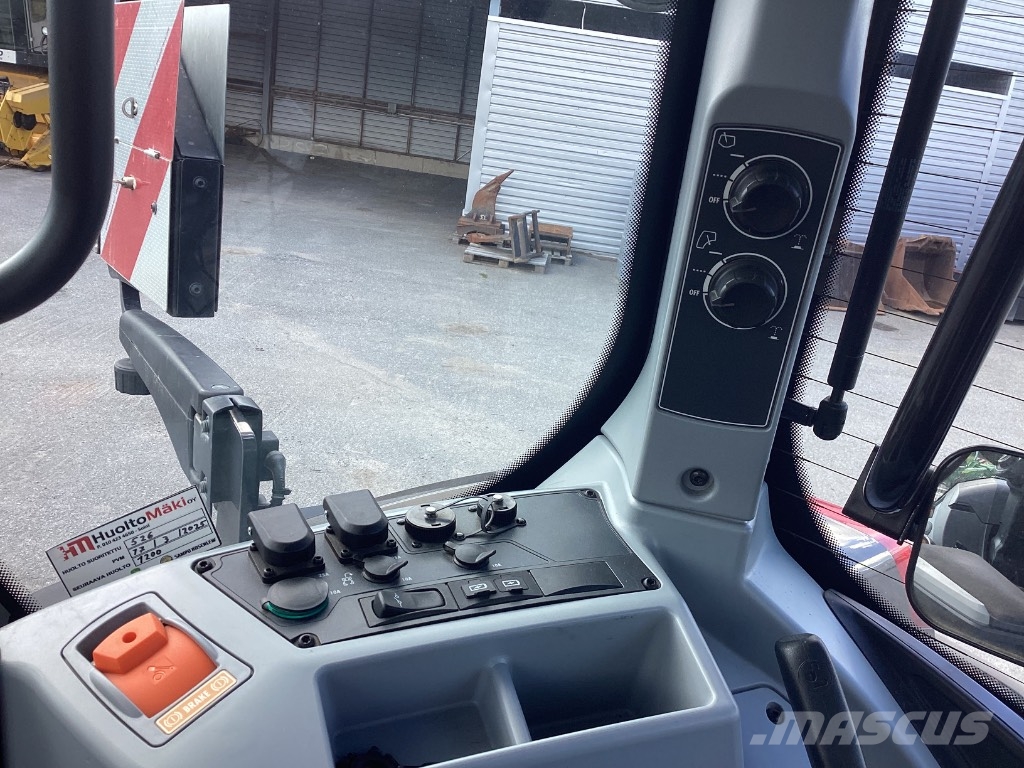 Valtra Q245 Traktorok