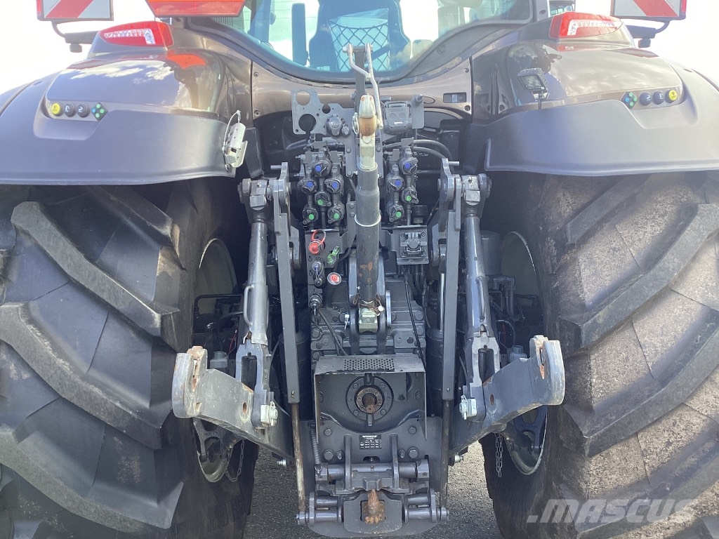 Valtra Q245 Traktorok