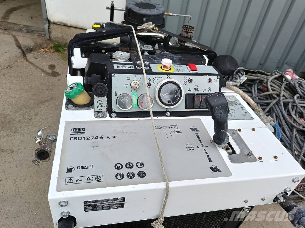 Tyrolit FSD1274P sten beton diamant zaag saw cement road Steen en betonzagen