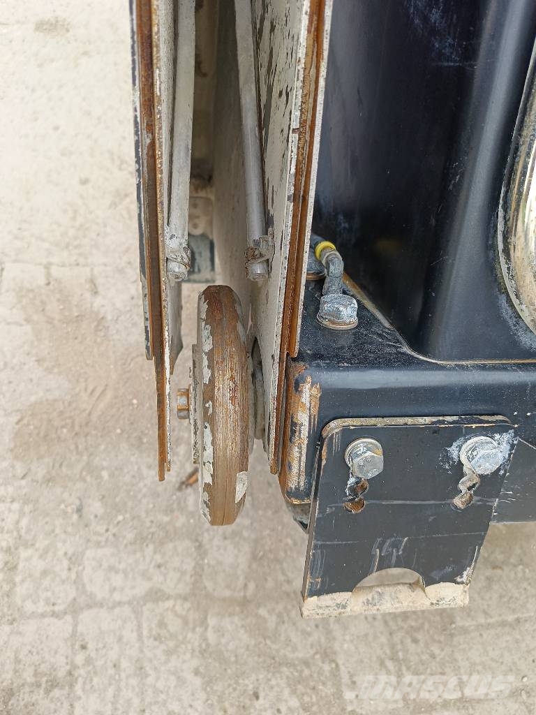 Tyrolit FSD1274P sten beton diamant zaag saw cement road Steen en betonzagen