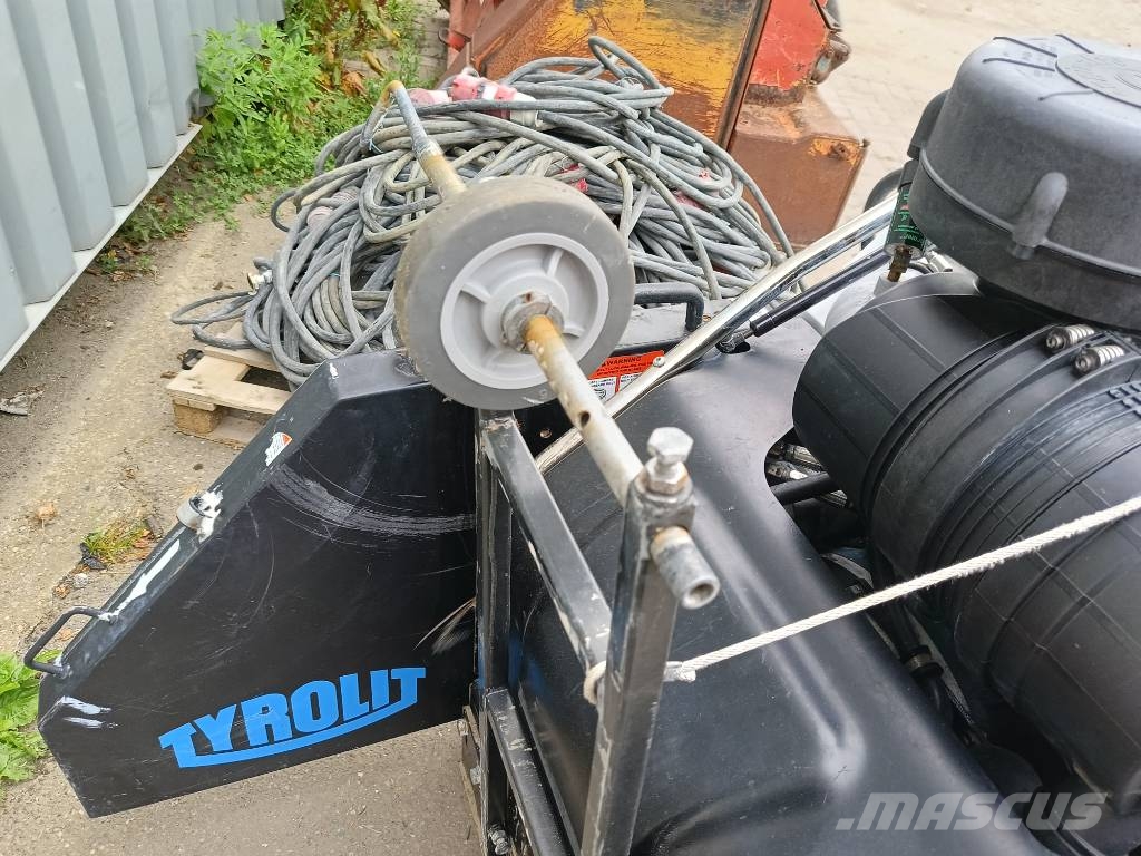 Tyrolit FSD1274P sten beton diamant zaag saw cement road Steen en betonzagen