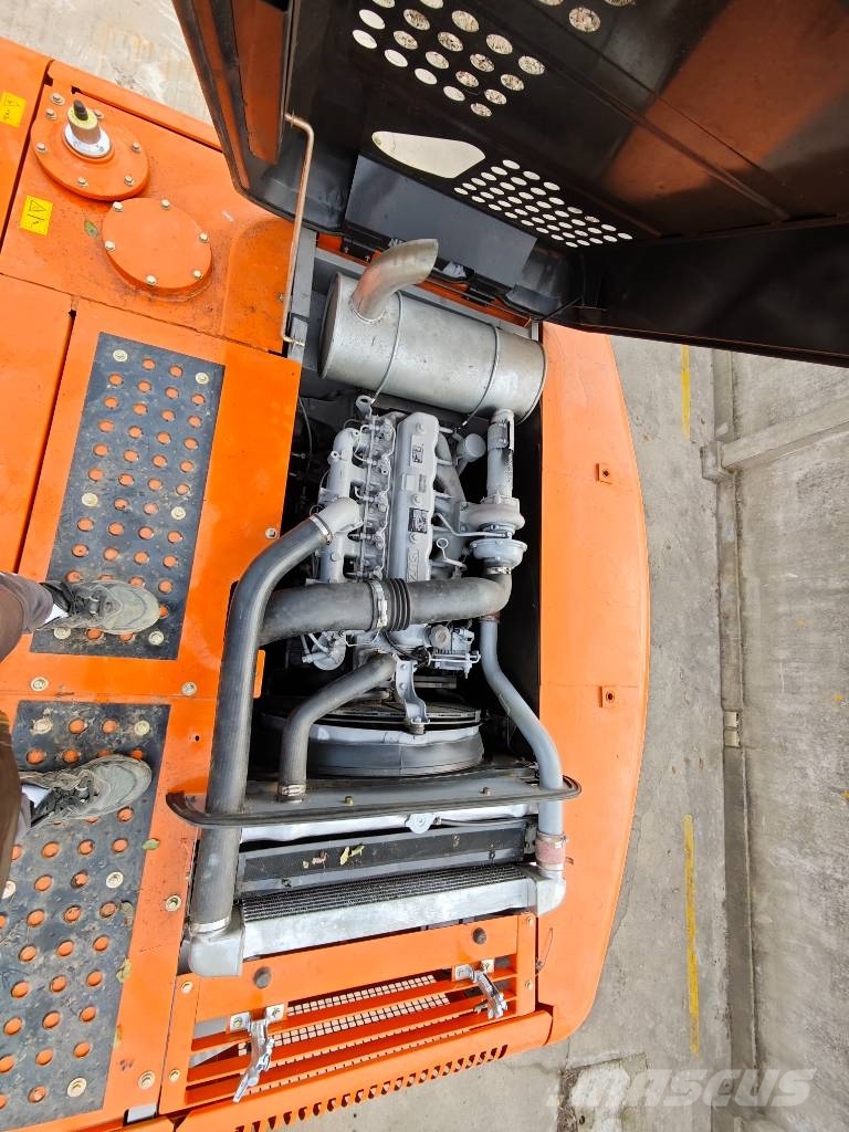 Hitachi ZX 200-6 Lánctalpas kotrók