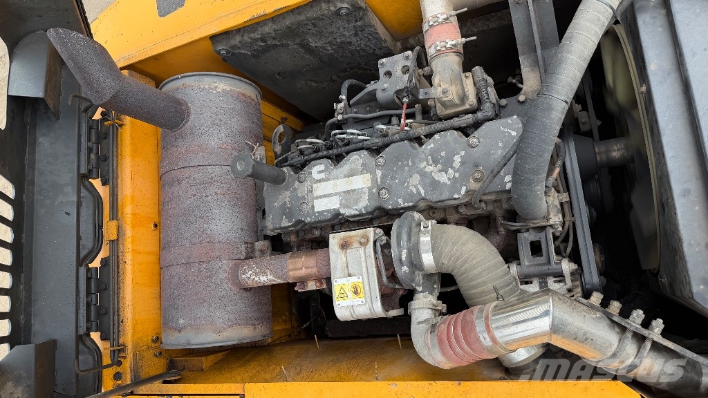 Hyundai Robex 210 LC-7 A Bageri guseničari