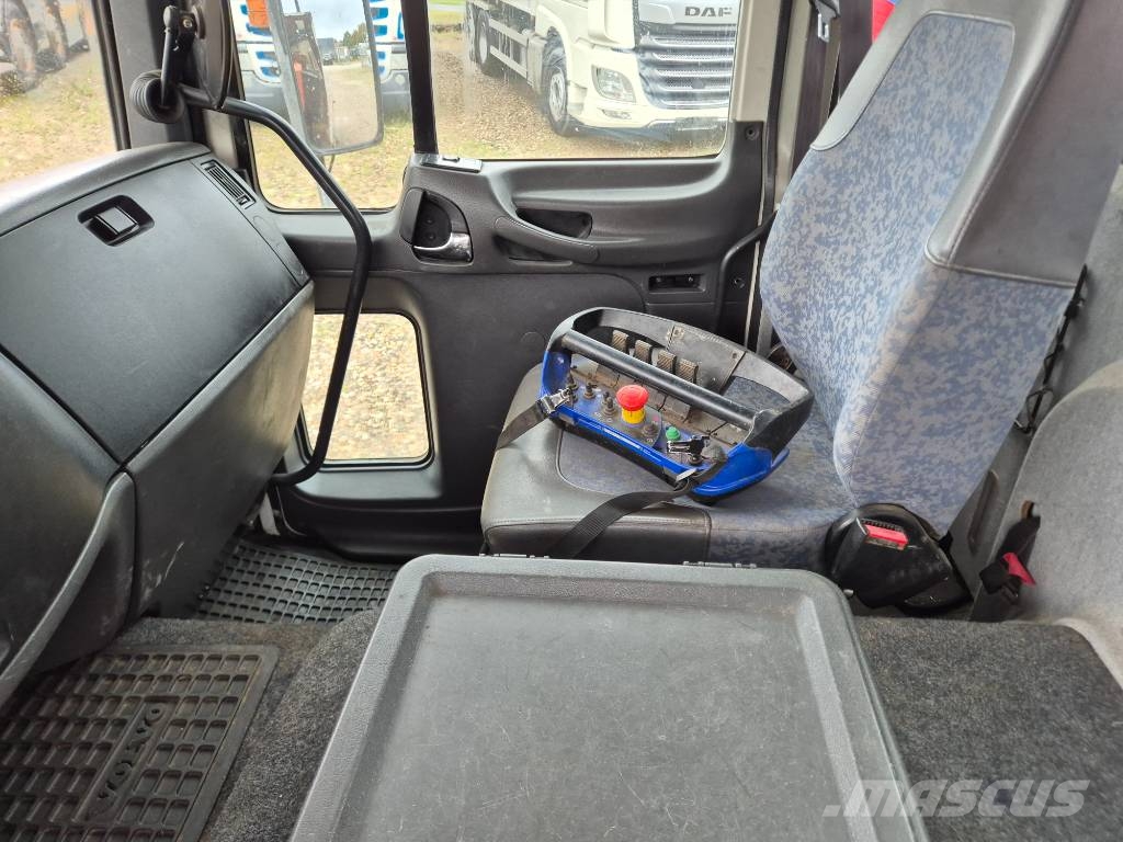 Volvo FL 220 4x2 // HMF 913 - 3 - Radiocontrolled // 크레인 트럭