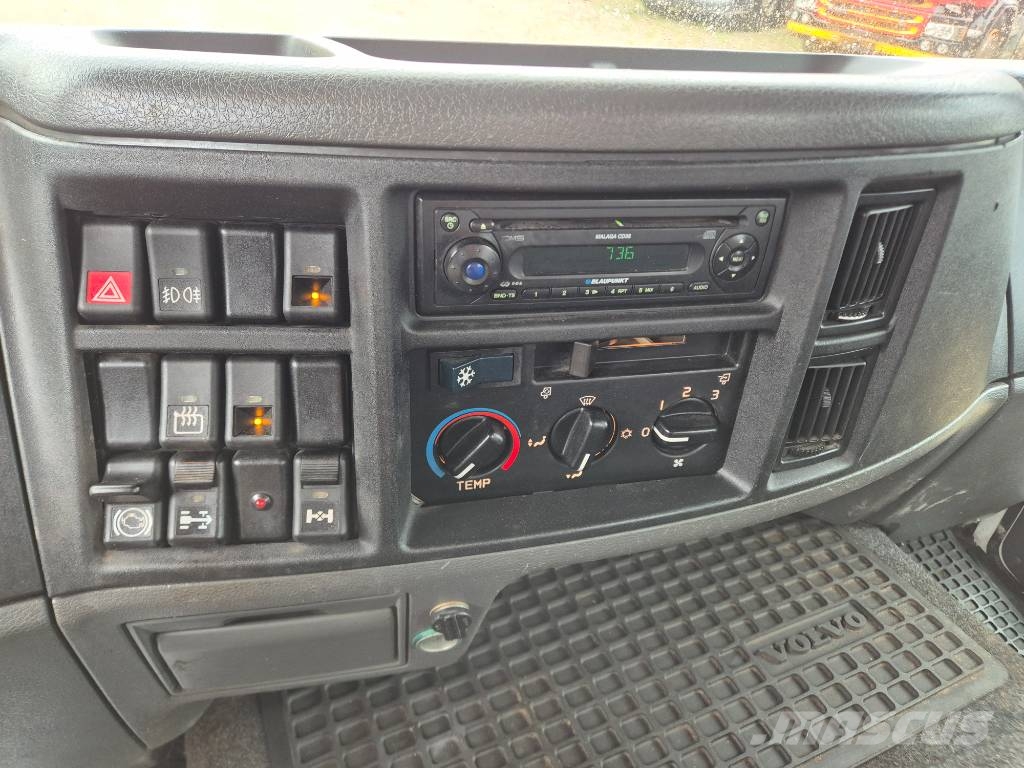 Volvo FL 220 4x2 // HMF 913 - 3 - Radiocontrolled // 크레인 트럭