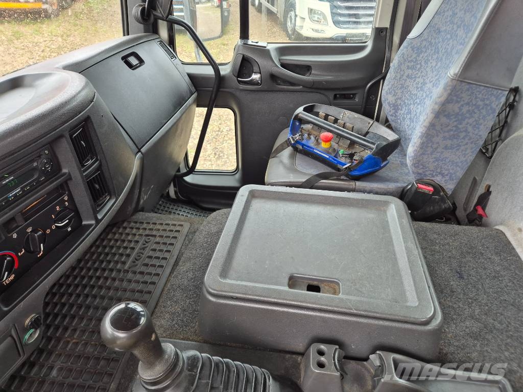 Volvo FL 220 4x2 // HMF 913 - 3 - Radiocontrolled // 크레인 트럭