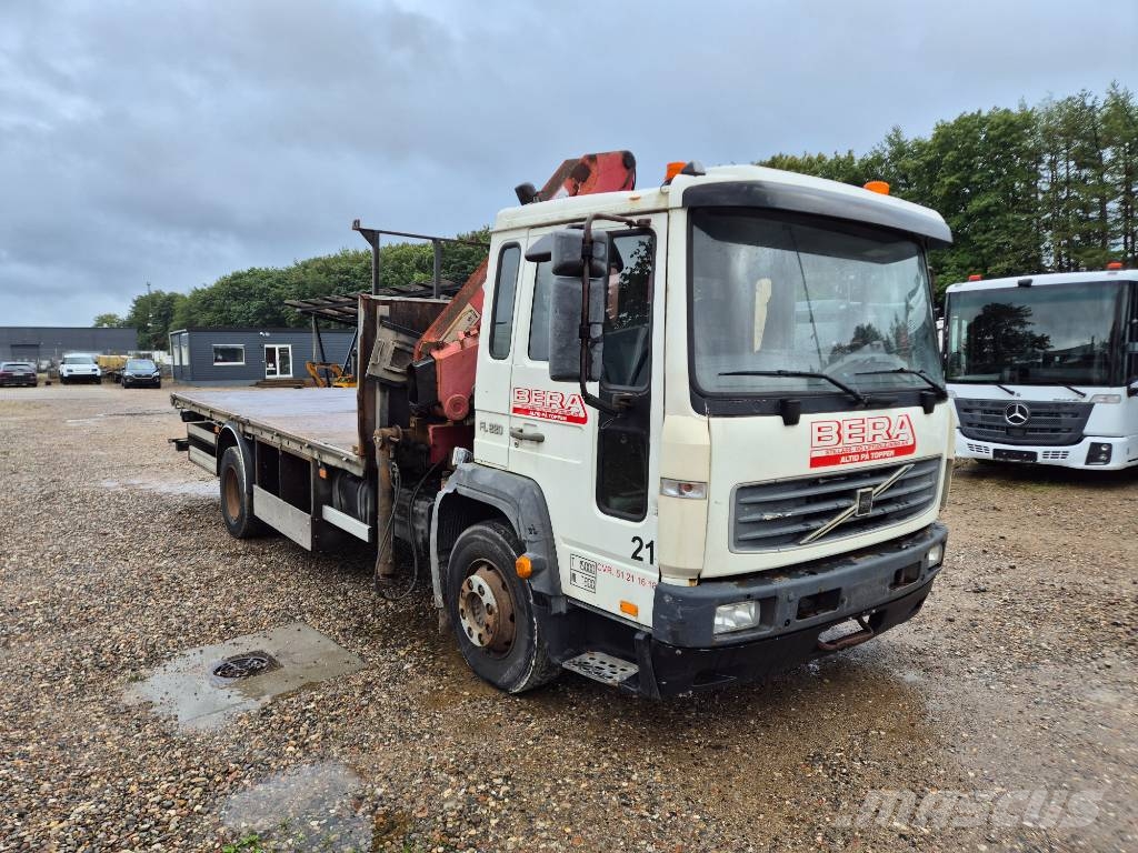 Volvo FL 220 4x2 // HMF 913 - 3 - Radiocontrolled // 크레인 트럭