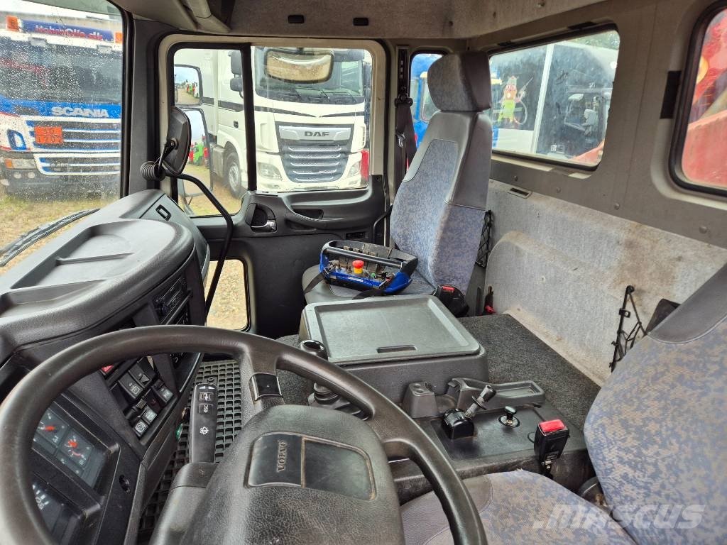 Volvo FL 220 4x2 // HMF 913 - 3 - Radiocontrolled // 크레인 트럭