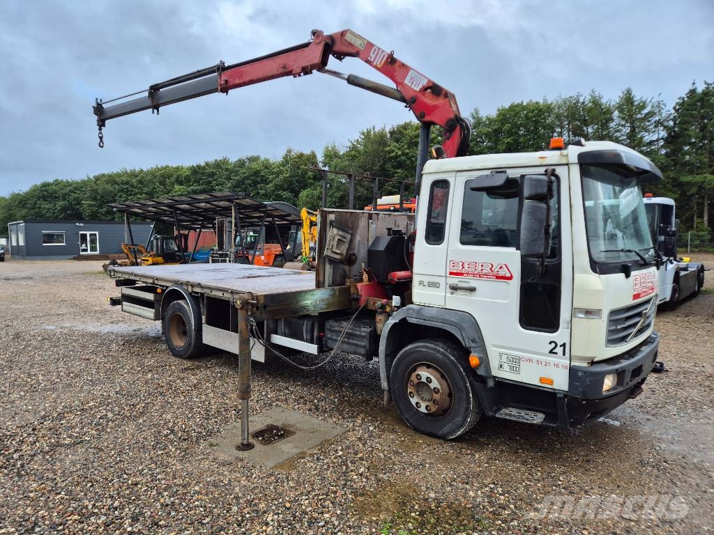 Volvo FL 220 4x2 // HMF 913 - 3 - Radiocontrolled // 크레인 트럭