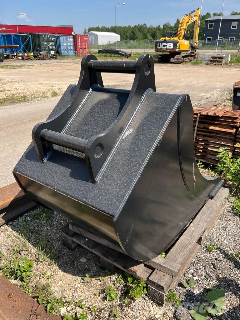 Komatsu PC 190 LC-8 Backhoes