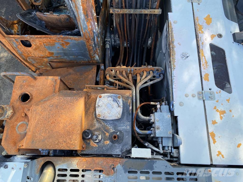 Liebherr R920 COMPACT LC / Certificat CE endommagée Bandgrävare