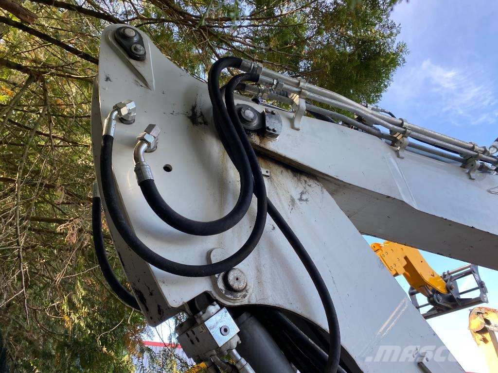 Liebherr R920 COMPACT LC / Certificat CE endommagée Crawler excavators