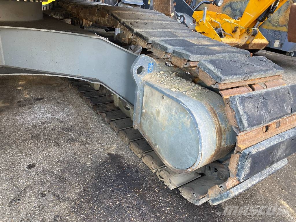 Liebherr R920 COMPACT LC / Certificat CE endommagée Crawler excavators