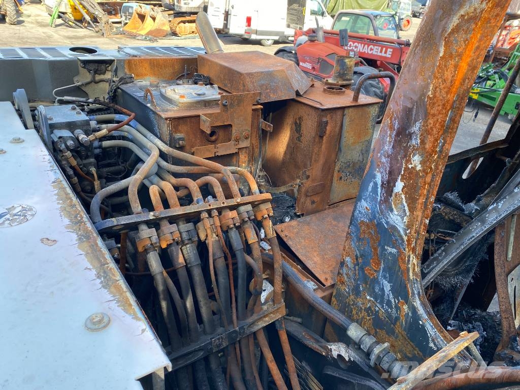 Liebherr R920 COMPACT LC / Certificat CE endommagée Bandgrävare