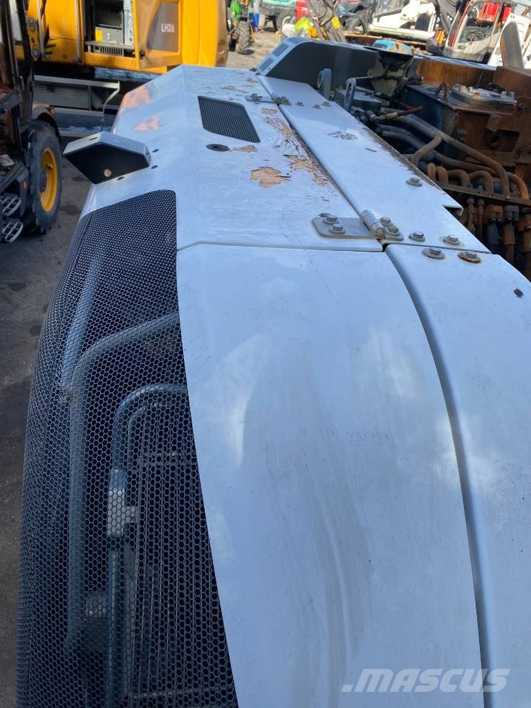 Liebherr R920 COMPACT LC / Certificat CE endommagée Bandgrävare